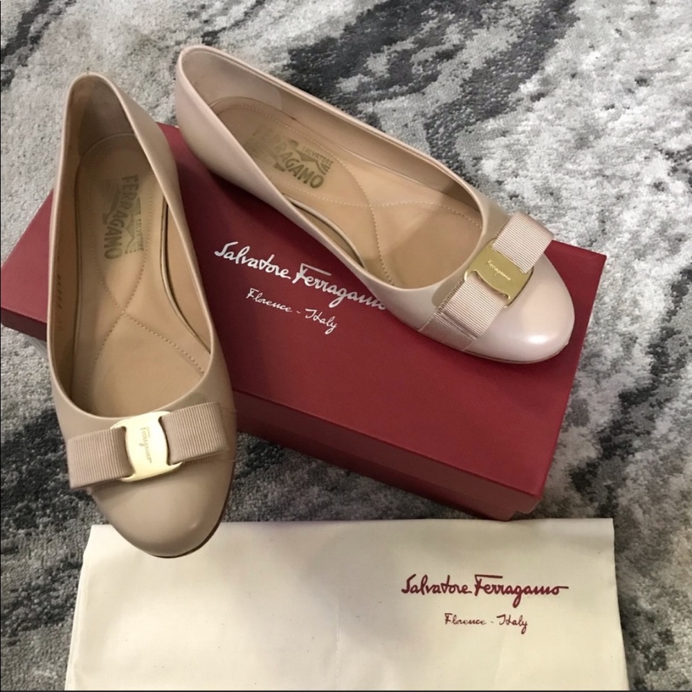 Salvatore Ferragamo Varina flats 7.5